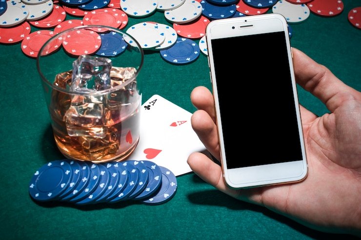 Pengguna mobile membuka halaman kartu